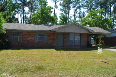 Main picture of 24 Nottingham Cir