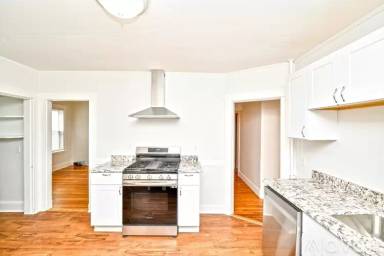 Main picture of 21 Shafter St
