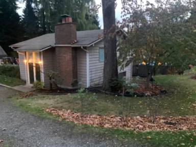 Main picture of 2727 NE 95th St