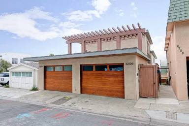 Main picture of 3204 The Strand