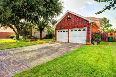 Main picture of 5031 Newpark Dr