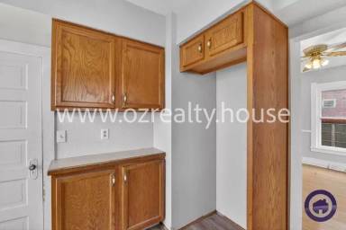 Main picture of 3377 Lagrange St