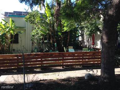 Main picture of 721 1/2 N Harper Ave