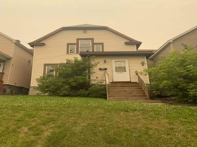 Main picture of 2753 Wellington St