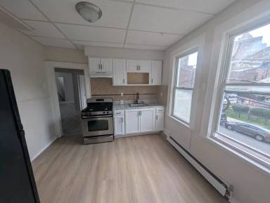 Main picture of 195 Lehigh Ave
