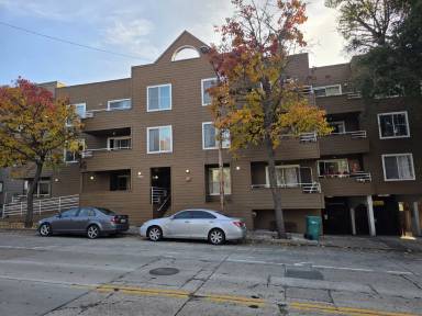 Main picture of 2901 MacArthur Blvd