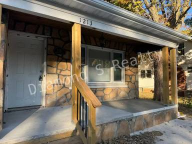 Main picture of 1213 S National Ave