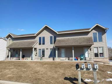 Main picture of 1024 Meadow St