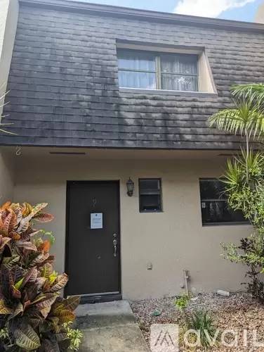 Main picture of 2520 Van Buren St