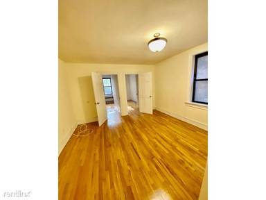 Main picture of 338 E 70th St