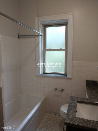 Main picture of 7438 N Artesian Ave