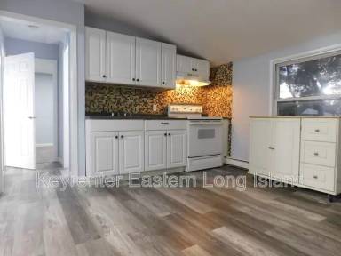 Main picture of 36 Matsunaye Dr