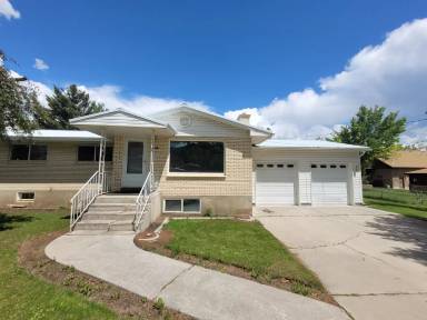 Main picture of 330 Pine Canyon Rd