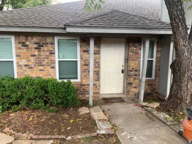 Main picture of 914 Hilltop Dr