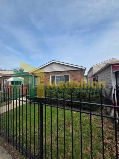 Main picture of 10637 S Cottage Grove Ave