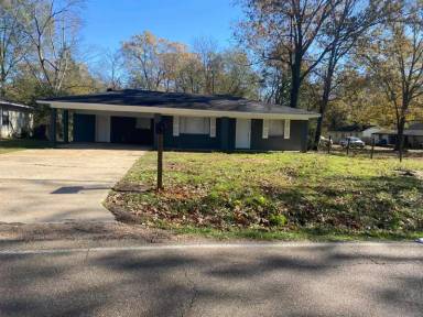 Main picture of 2122 McFadden