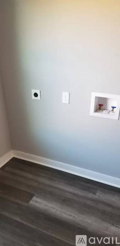 Main picture of 2741 May St
