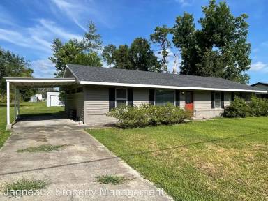 Main picture of 2104 Linda Dr