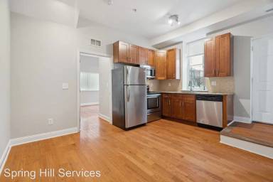 Main picture of 2347 Carpenter St