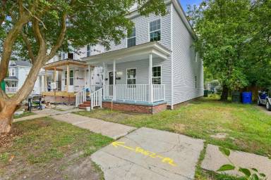 Main picture of 1301 W 27th St