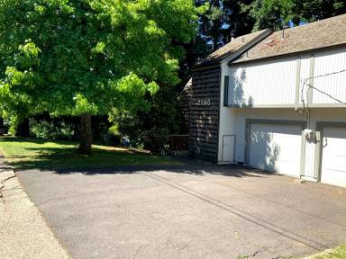 Main picture of 2590 Jefferson St