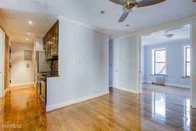 Main picture of 326 E 100th St