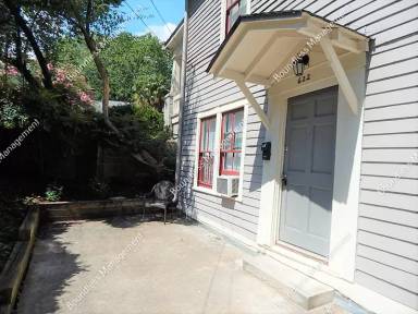 Main picture of 622 Waldo St SE