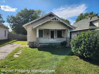Main picture of 2141 N Franklin Ave
