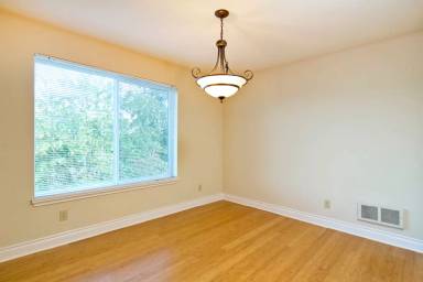 Main picture of 8964 Redmond Woodinville Rd NE