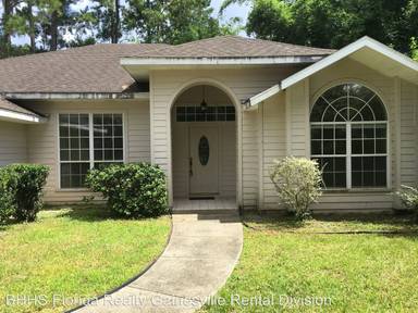 Main picture of 4711 NW 72nd Ln