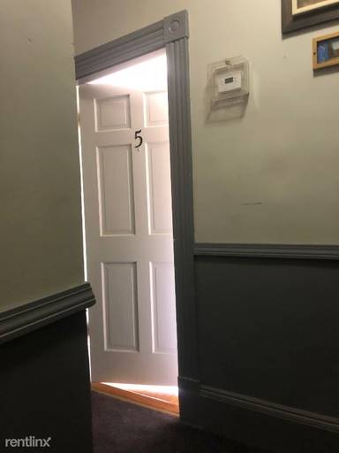 Main picture of 175 School St