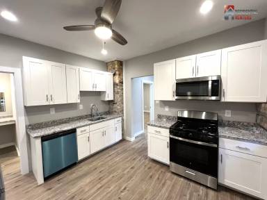 Main picture of 2223 N Buffum St