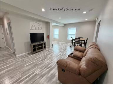 Main picture of 11 E Water St
