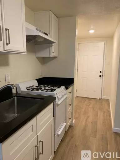Main picture of 579 Head St