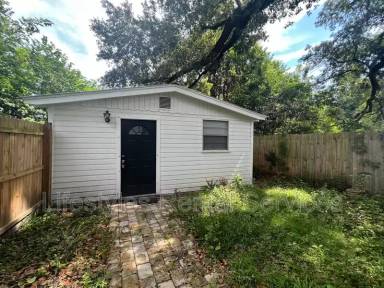Main picture of 4803 Lexington Ave