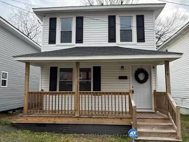 Main picture of 124 Halifax St