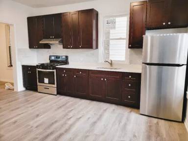 Main picture of 307 W 24th St