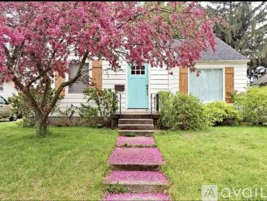 Main picture of 478 Kenwood St NE
