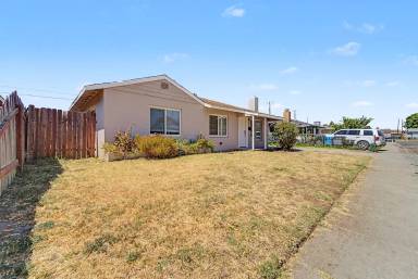 Main picture of 1290 Rosemary Ln