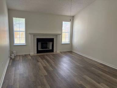 Main picture of 192 Wright Cir