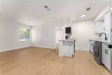 Main picture of 1220 NW 12th St Apartments