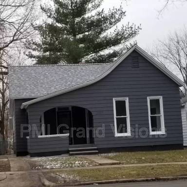 Main picture of 1657 E Main St