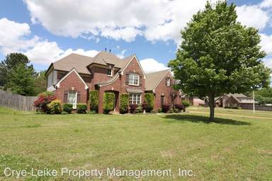 Main picture of 7592 Madison Woods Ln
