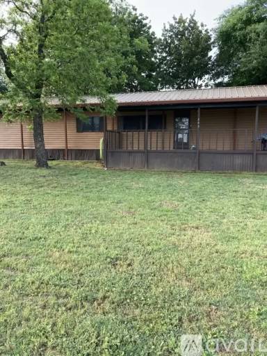 Main picture of 203 Baldwin Ln W
