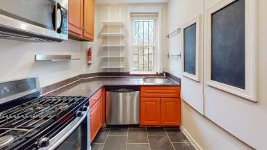 Main picture of 1205 C St SE