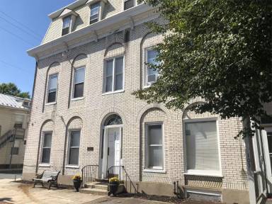 Main picture of 101 E Main St