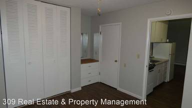 Main picture of 106 E Randolph St