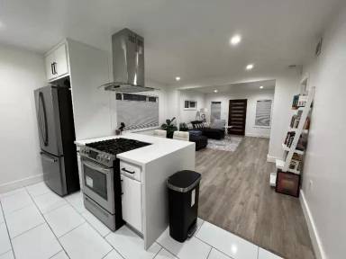 Main picture of 3201 W 59th Pl