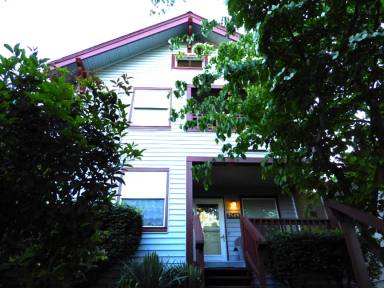 Main picture of 3511 N Michigan Ave
