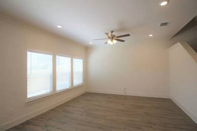 Main picture of 256 Sapphire